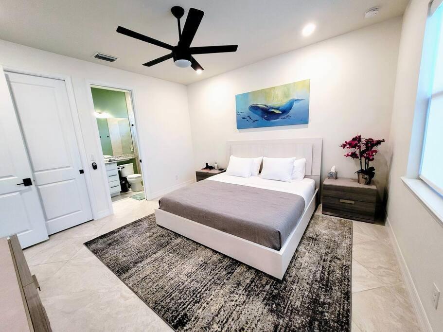 Blue Door Retreat - Luxury Pool Home - Sleeps 8 Cabo Coral Exterior foto