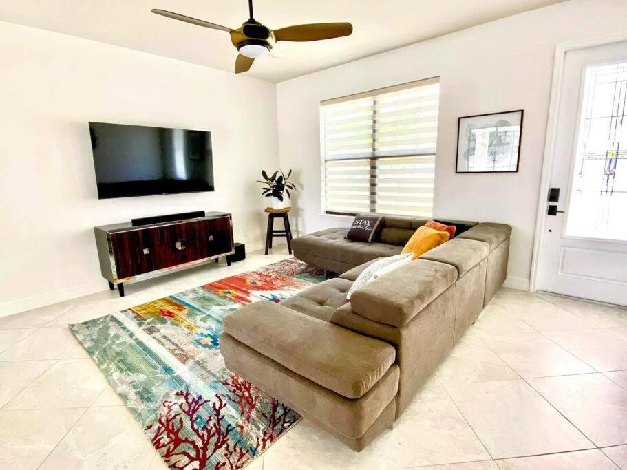 Blue Door Retreat - Luxury Pool Home - Sleeps 8 Cabo Coral Exterior foto
